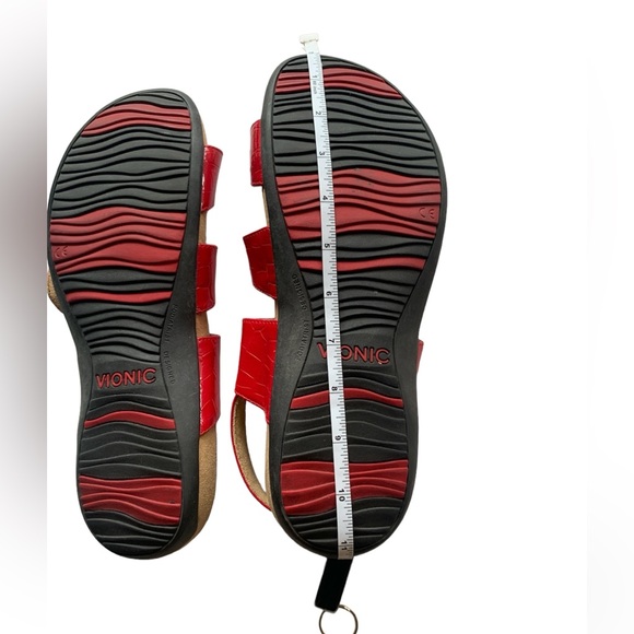 Vionic Paros Backstrap Red Glossy Strappy sandals. Size 11 - Picture 4 of 4